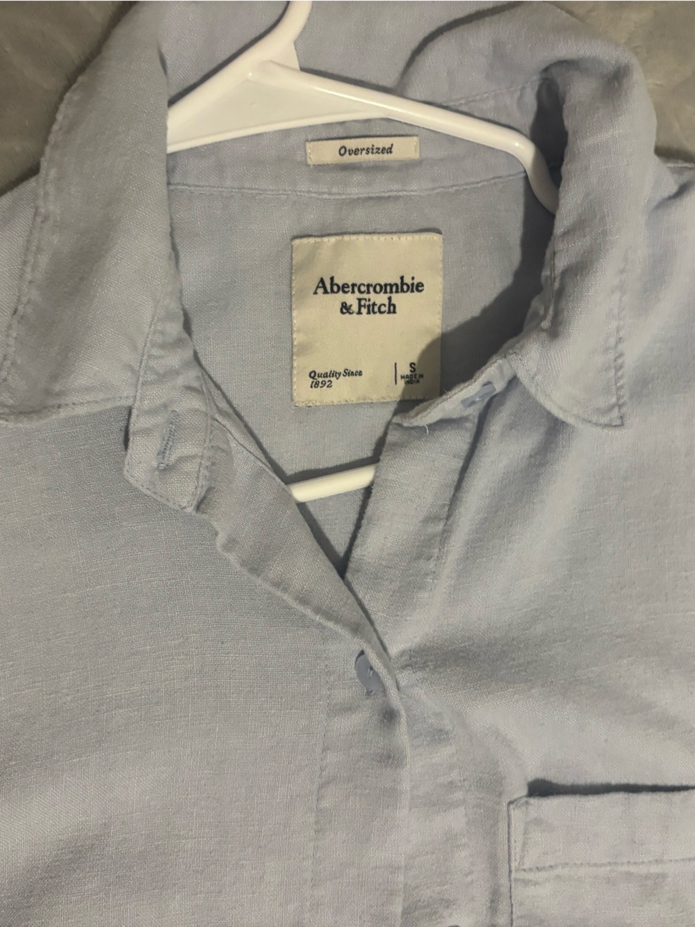Abercrombie & Fitch Light Blue Short-Sleeve Button-Down Shirt - Picture 2 of 3